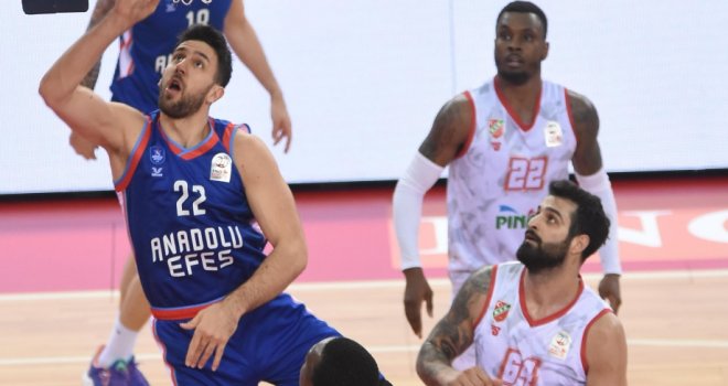 Anadolu Efes, Karşıyaka'dan galibiyetle dönüyor