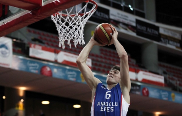 Anadolu Efes, Konya'da galip