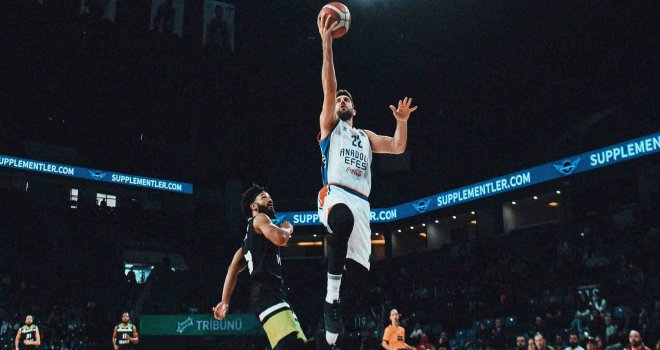 Anadolu Efes, Manisa'yı geçti