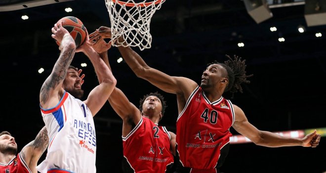 Anadolu Efes, Milan'a yenildi