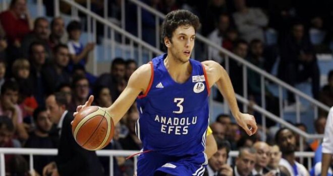 Anadolu Efes, Oğulcan Baykan ile yeniledi