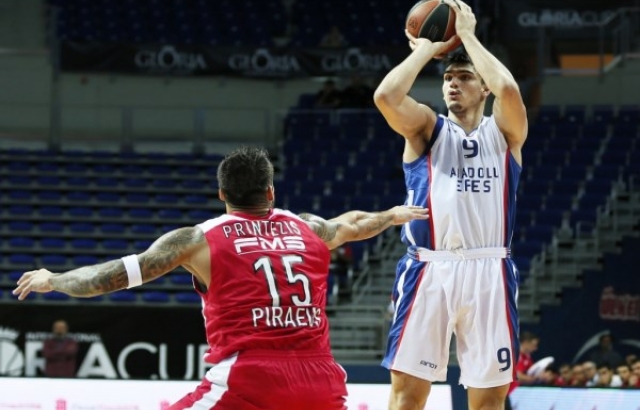 Anadolu Efes, Olympiacos'a kaybetti