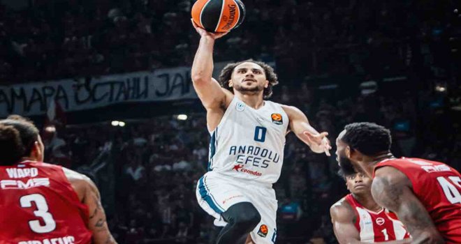 Anadolu Efes, Olympiacos'u deplasmanda devirdi