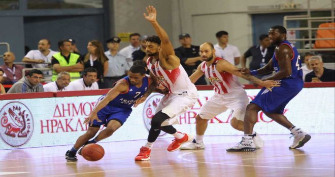 Anadolu Efes, Olympiacos'u devirdi, kupayı aldı