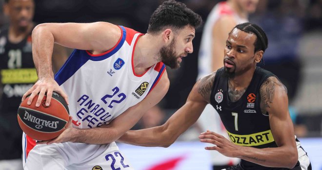 Anadolu Efes, Partizan'a kaybetti