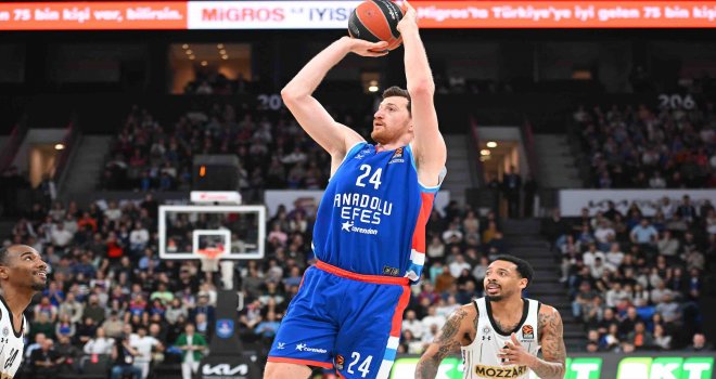 Anadolu Efes, Partizan'ı son periyotta geçti