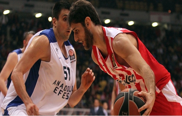ANADOLU EFES PERPEROGLOU'YU AÇIKLADI