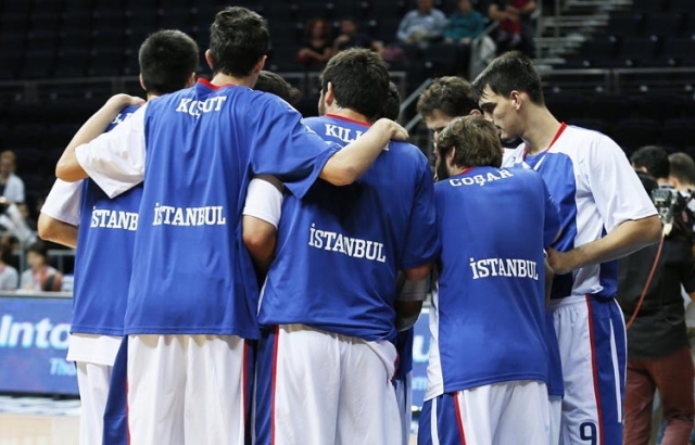 Anadolu Efes, Real Madrid'i ağırlıyor