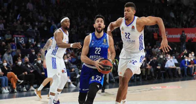 Anadolu Efes, Real Madrid'i eli boş yolladı