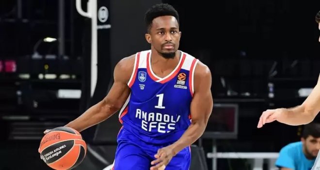 Anadolu Efes Rodrigue Beaubois ile uzattı