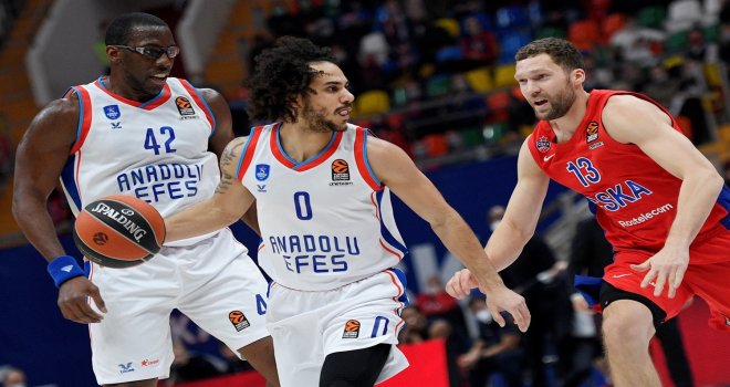 Anadolu Efes Rusya'da dağıldı
