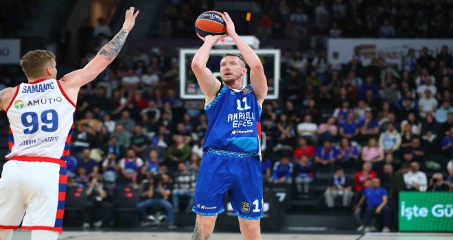 Anadolu Efes serisini sürdürdü