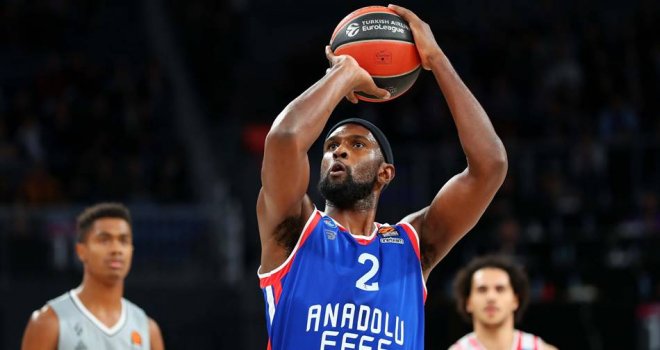Anadolu Efes, Singleton ile vedalaştı