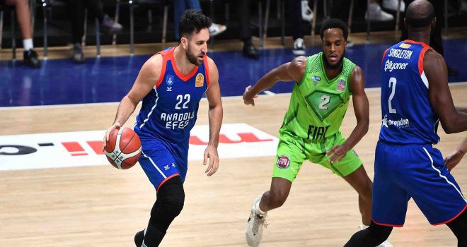 Anadolu Efes son çeyrekte gaza bastı