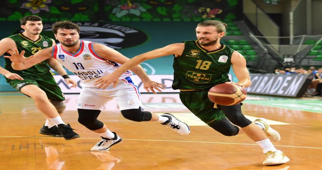 Anadolu Efes son çeyrekte sonuca gitti