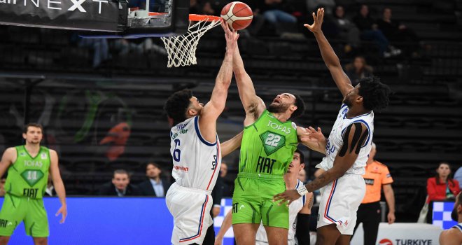 Anadolu Efes, TOFAŞ'ı farklı geçti