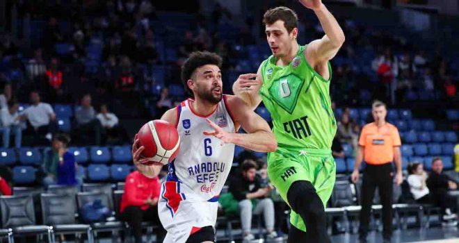 Anadolu Efes, Tofaş'ı son çeyrekte geçti