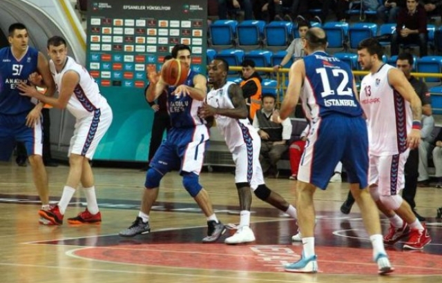 Anadolu Efes, Trabzon'da farka koştu