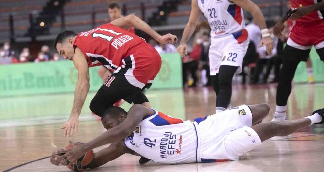 Anadolu Efes uzatmada yıkıldı