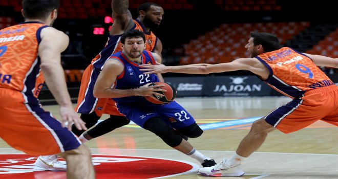 Anadolu Efes, Valencia'yı konuk ediyor