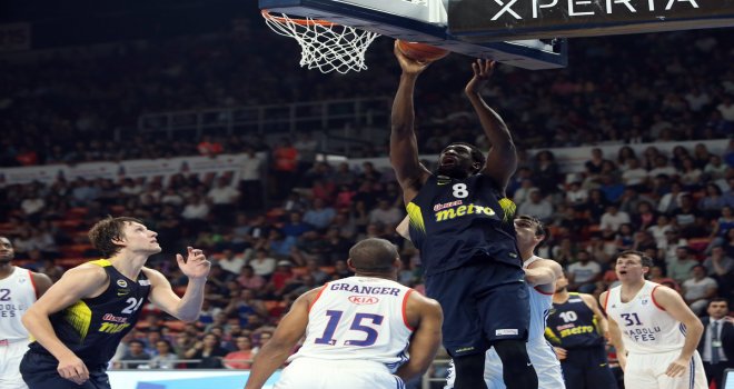 Anadolu Efes ve Fenerbahçe'ye ceza