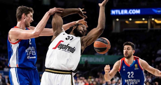 Anadolu Efes, Virtus Bologna'yı rahat geçti