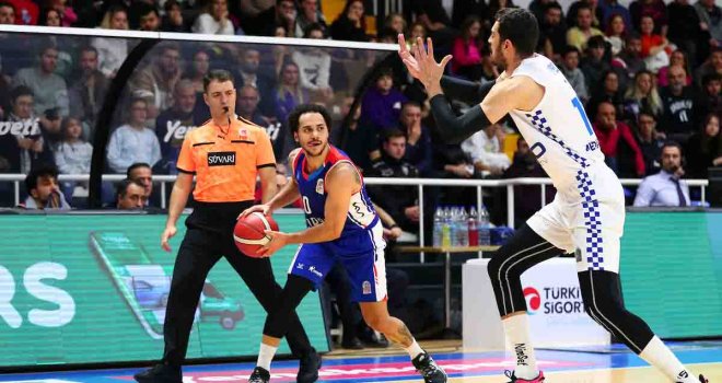 Anadolu Efes, Zalgiris deplasmanında