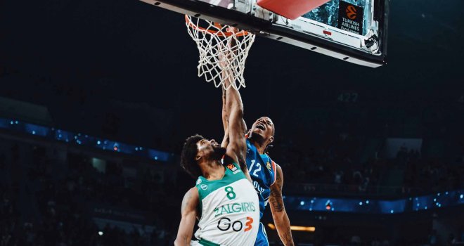 Anadolu Efes, Zalgiris engelini aştı