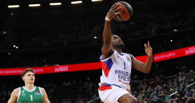 Anadolu Efes, Zalgiris'i deplasmanda rahat geçti