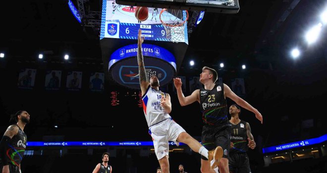 Anadolu Efes zorlanmadı
