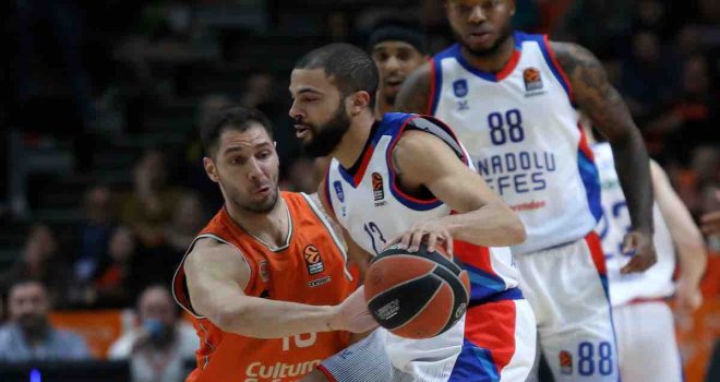 Anadolu Efes'in mağlubiyet serisi 5'e çıktı