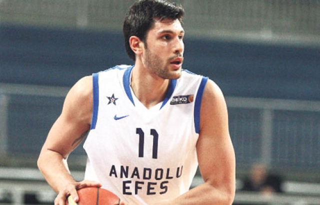 Anadolu Efes'te şok sakatlık