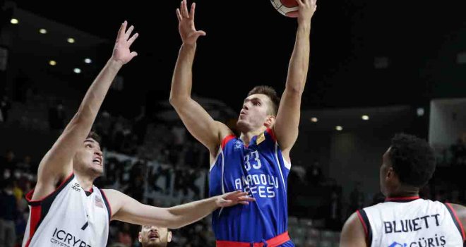 Anadolu Efes'ten Beşiktaş'a 46 fark