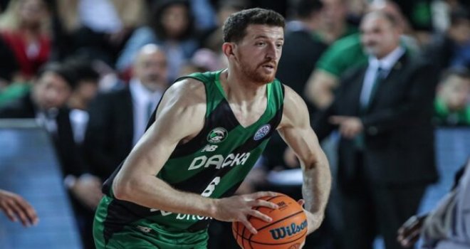 Anadolu Efes'ten iki transfer 