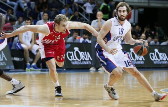 Anadolu Efes'ten Kızılyıldız'a 17 fark