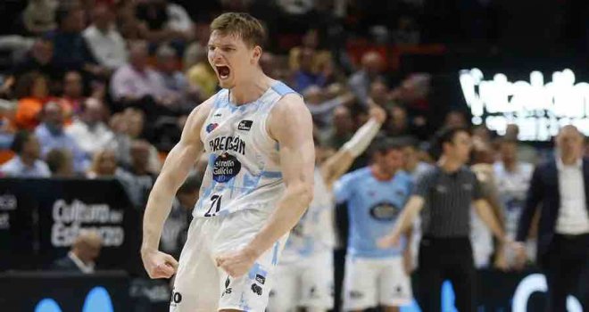 Anadolu Efes'ten takviye