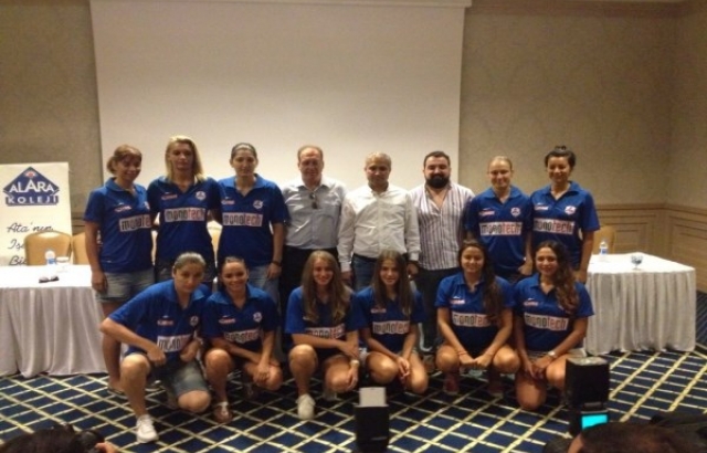 Antalya Yıldızları'ndan imza töreni