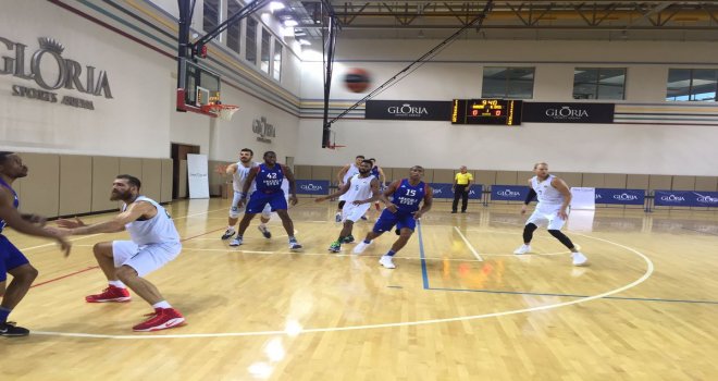 Antalya'da kupa Anadolu Efes'in