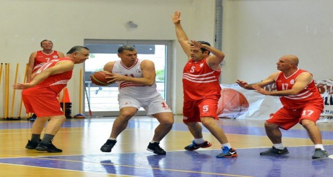 Antalya?da Potanın Dostlarından basketbol şöleni