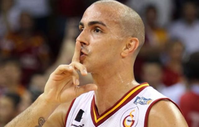 Arroyo, Galatasaray yönetimini bombaladı...