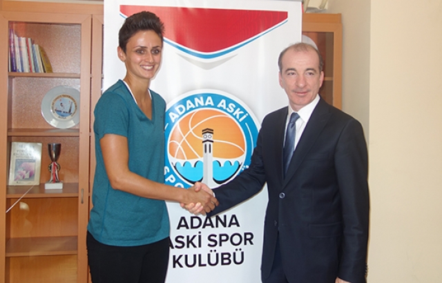 ASKİ'nin Karadağlı forveti Adana'ya geldi