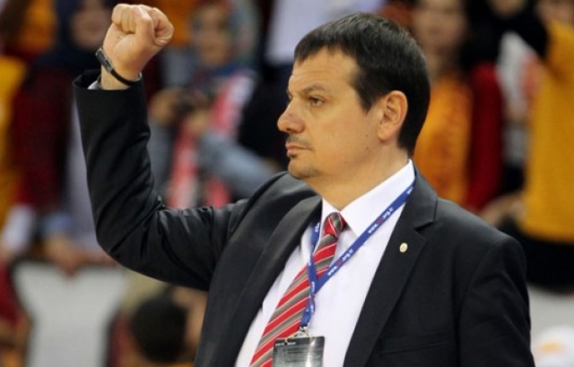 ATAMAN'DAN OYUNCULARINA VE TARAFTARA TEŞEKKÜR