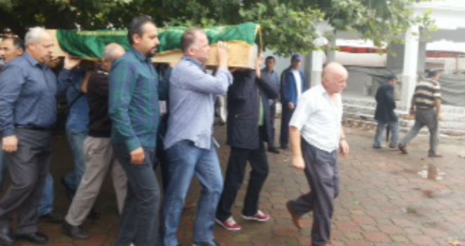 Ayhan Özgümüş?ün Babası Toprağa Verildi