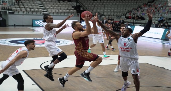 Bahçeşehir galibiyetle veda etti