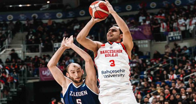 Bahçeşehir Koleji finalde