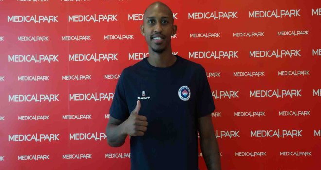 Bahçeşehir Koleji oyuncuları sağlık kontrolünden geçti