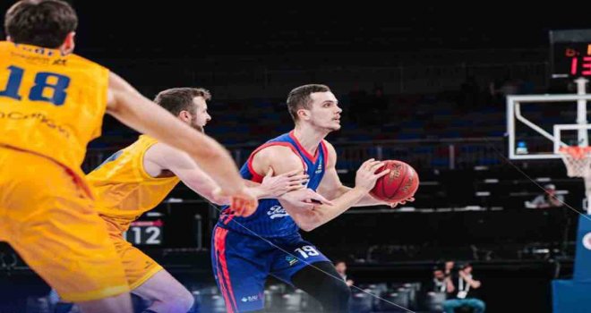 Bahçeşehir Koleji tek başına lider