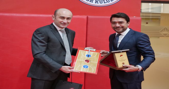 Bahçeşehir Koleji'ne sponsor...