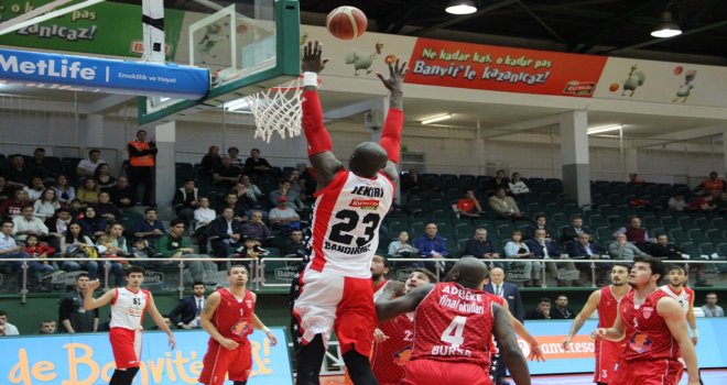 Bandırma Kırmızı'lı gençler galibiyet peşinde