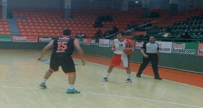 Bandırma Kırmızı, Adanaspor'un serisini sonlandırdı